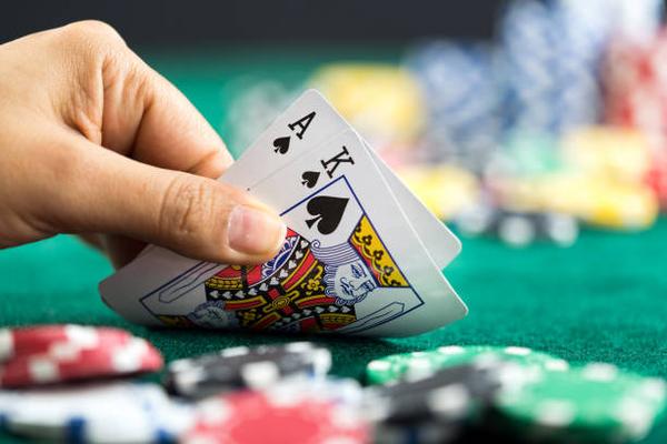 Comparing Support Services Offered by online casinos Singapore